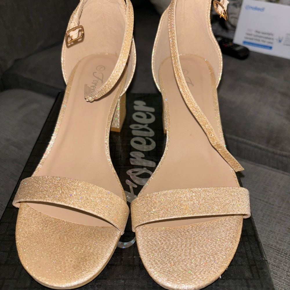 Champagne glitter 2” block heels women’s size 7